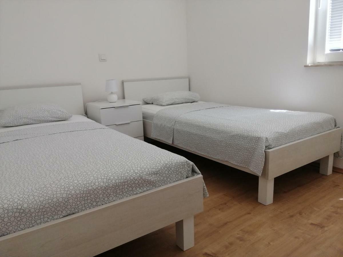 Kuca Za Odmor Postonjski Maslenica Eksteriør bilde
